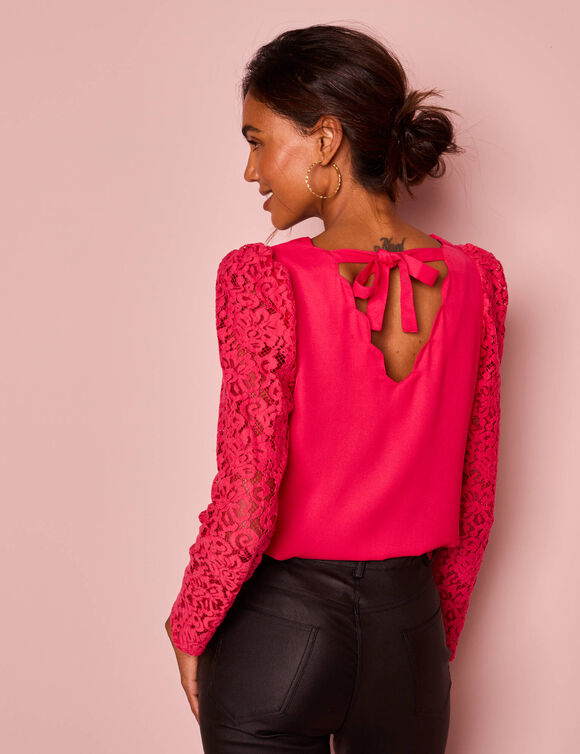 Blouse décolleté festonné dos, manches dentelle (framboise)