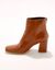Boots à talon à bout carré (caramel)