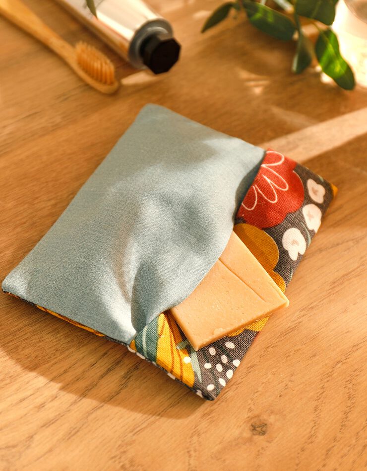 Pochettes de voyage pour savon et brosse à dent - collection upcycling (gris/multicolore) Pochettes de voyage pour savon et brosse à dent - collection upcycling (gris/multicolore)
