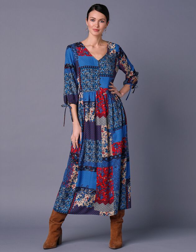 Robe longue imprimé patchwork col V (bleu / rouge)