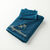 Serviettes de bain brodées Sagittaire - 420g/m2 (bleu paon)
