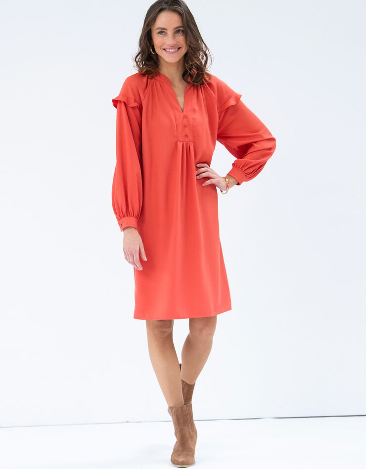 Robe forme housse volantée unie en polyester recyclé(1) (paprika)