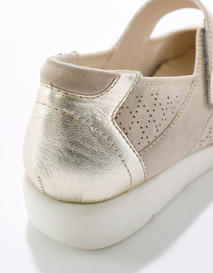 Babies scratchées en cuir ajouré (beige) Babies scratchées en cuir ajouré (beige)