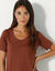 T-shirt col rond manches courtes (chocolat)