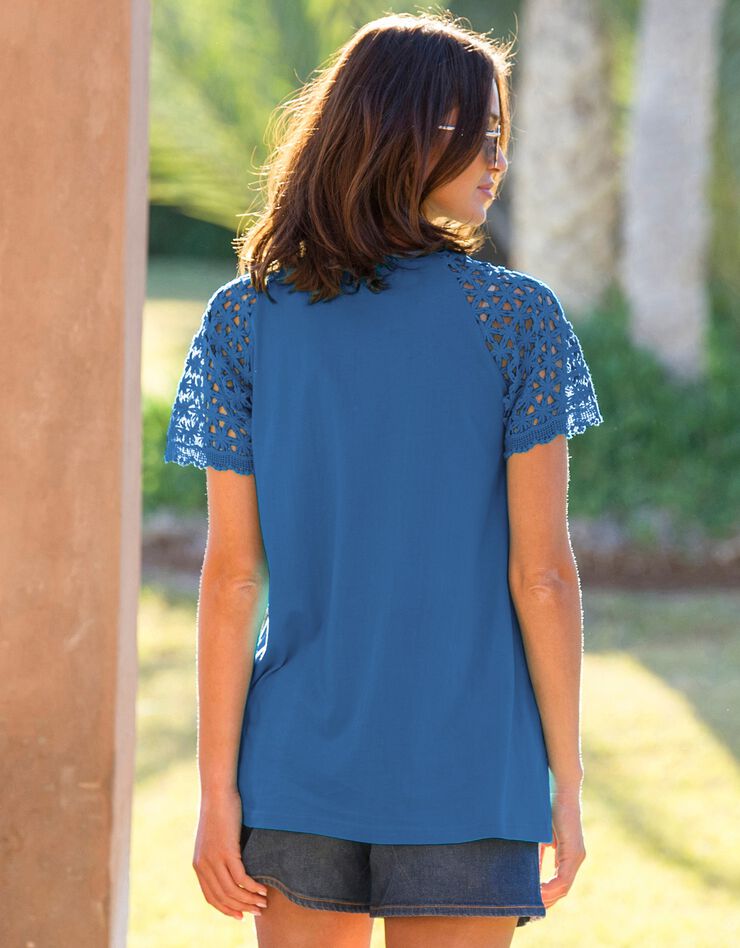 Tee-shirt macramé col V (bleu)