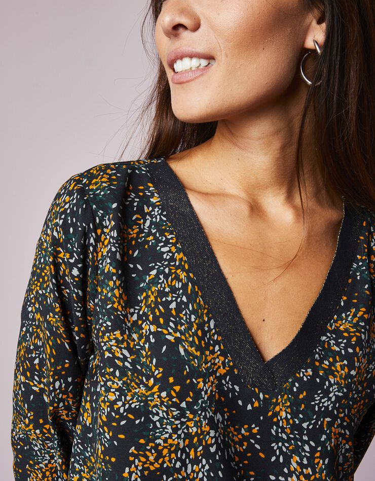 Blouse imprimée détails brillants, crêpe (noir / kaki) Blouse imprimée détails brillants, crêpe (noir / kaki)