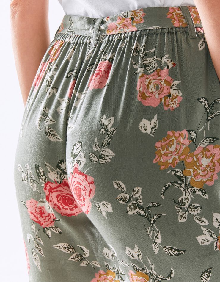 Pantalon 7/8ème fuselée imprimé fleuri (kaki clair) Pantalon 7/8ème fuselée imprimé fleuri (kaki clair)
