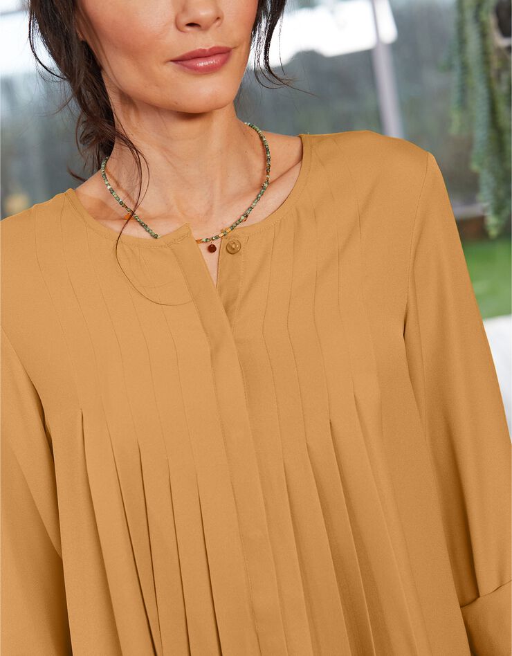 Blouse boutonnée à plis évasée unie, crêpe (safran) Blouse boutonnée à plis évasée unie, crêpe (safran)