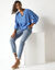 Blouse unie macramé, manches brodées (bleu)