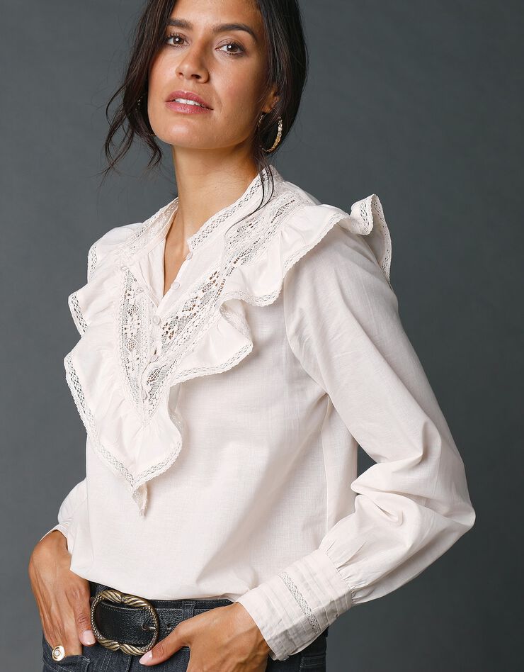 Blouse à volants et dentelle (écru) Blouse à volants et dentelle (écru)