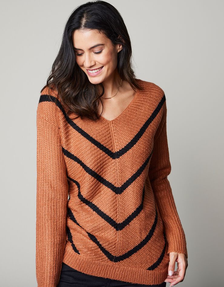 Pull col V rayé, maille anglaise toucher mohair (caramel / noir)