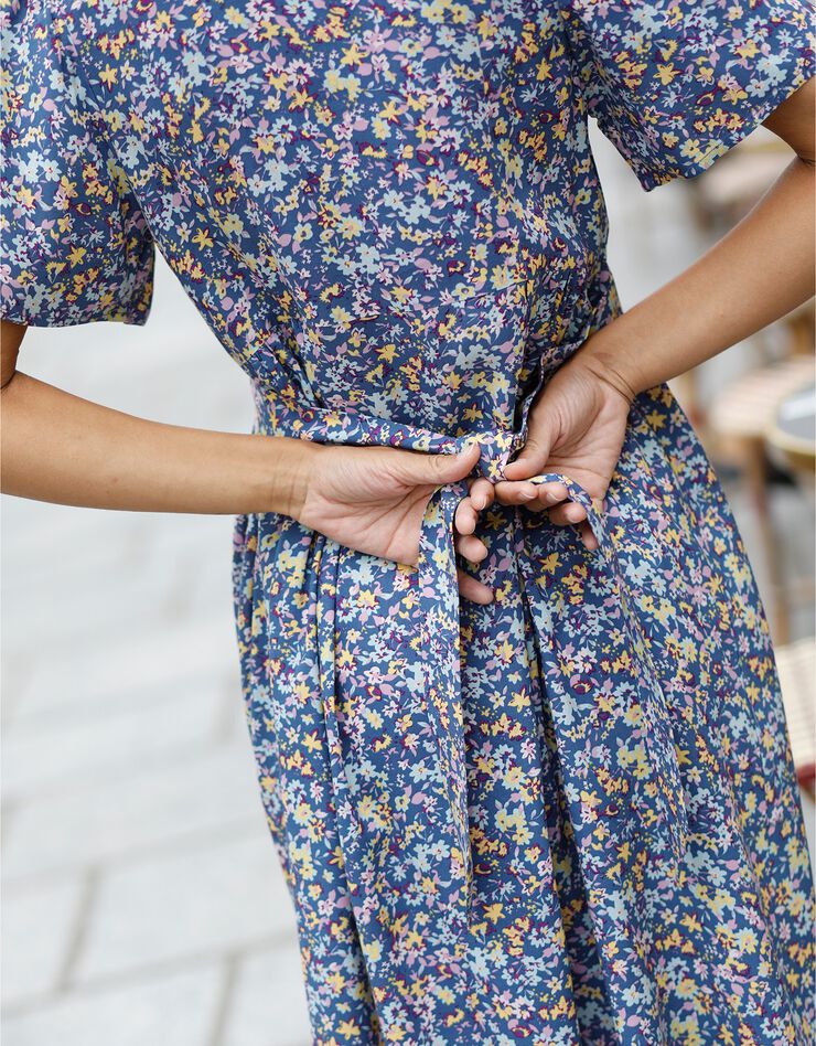 Robe fluide boutonnée imprimée (parme / bleu) Robe fluide boutonnée imprimée (parme / bleu)