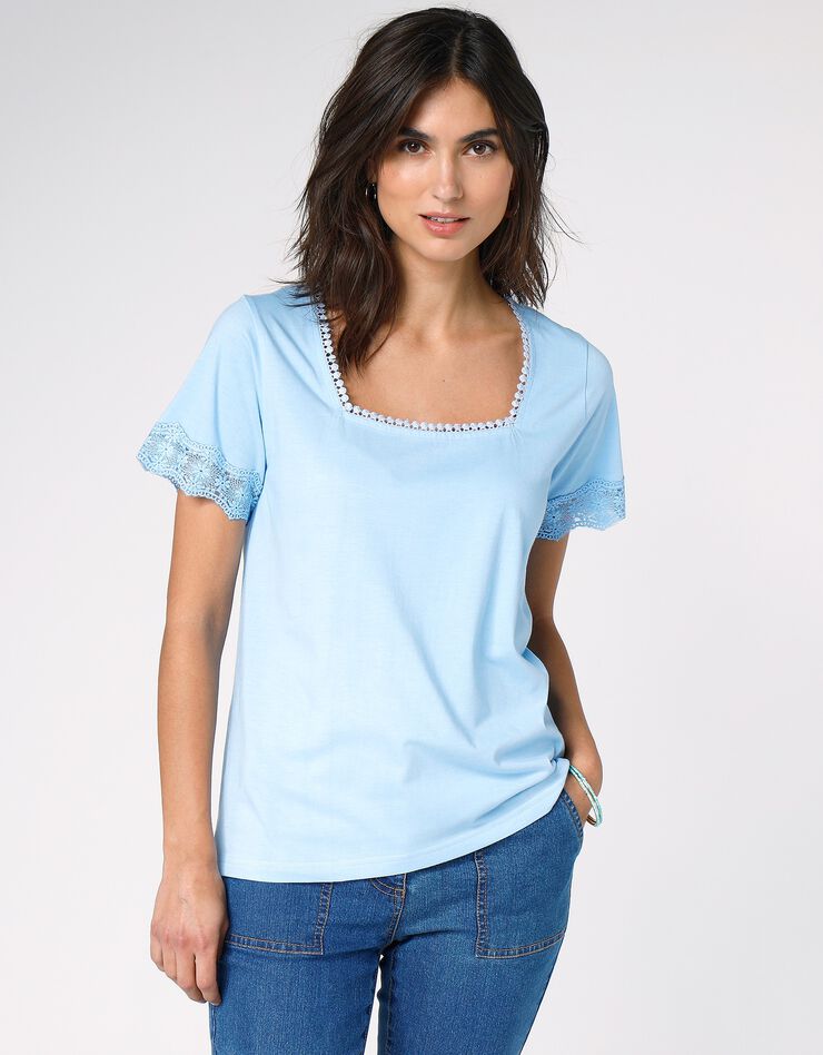 Tee-shirt col carré galon fantaisie (bleu ciel) Tee-shirt col carré galon fantaisie (bleu ciel)