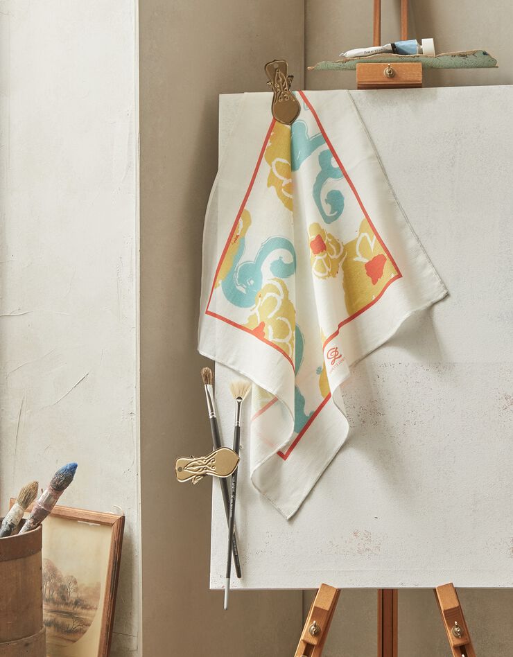 Foulard fabriqué en France imprimé fleurs, 48x48 cm, coton biologique, collection "Odette Lepeltier" (écru / jaune) Foulard fabriqué en France imprimé fleurs, 48x48 cm, coton biologique, collection "Odette Lepeltier" (écru / jaune)