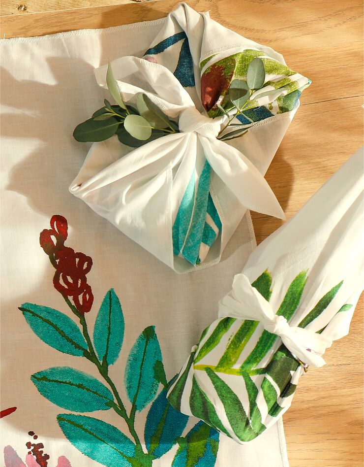 Tissu cadeau furoshiki imprimé taille S, lot de 4 - collection upcycling (blanc / vert) Tissu cadeau furoshiki imprimé taille S, lot de 4 - collection upcycling (blanc / vert)