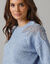 Pull col rond en laine mélangé, empiècement perles fantaisies (bleu)