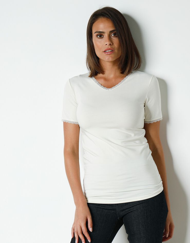 Tee-shirt manches courtes chaleur seconde peau et détails dentelle (ivoire)