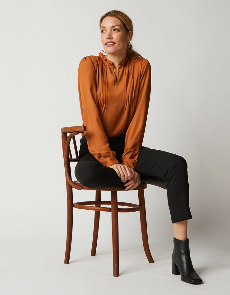 Blouse à plis manches longues unie (caramel) Blouse à plis manches longues unie (caramel)