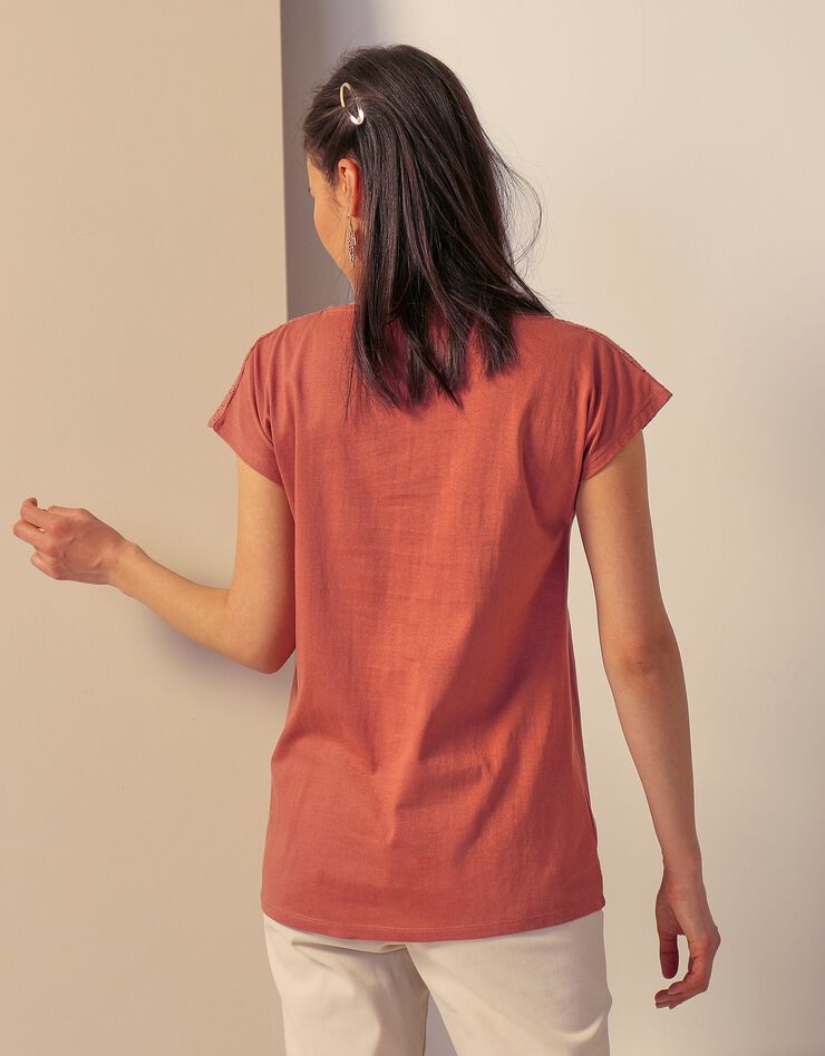 Tee-shirt boutonné, broderie anglaise (terracotta)