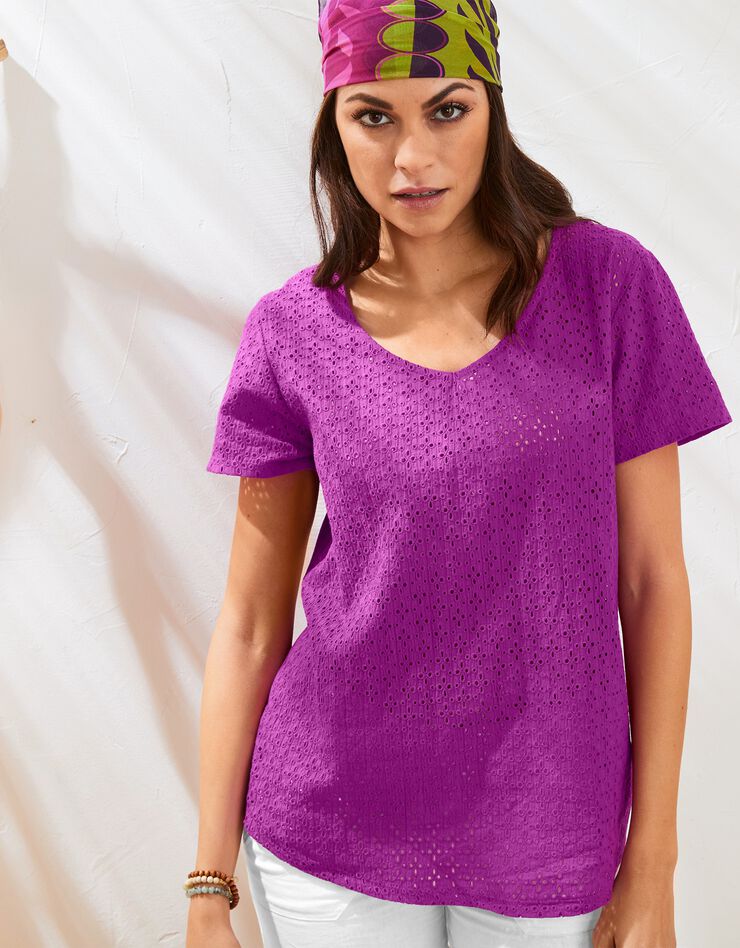 Tee-shirt col V broderie anglaise (violine) Tee-shirt col V broderie anglaise (violine)