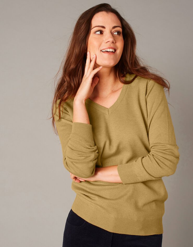 Pull col V, laine d'agneau (vert olive) Pull col V, laine d'agneau (vert olive)