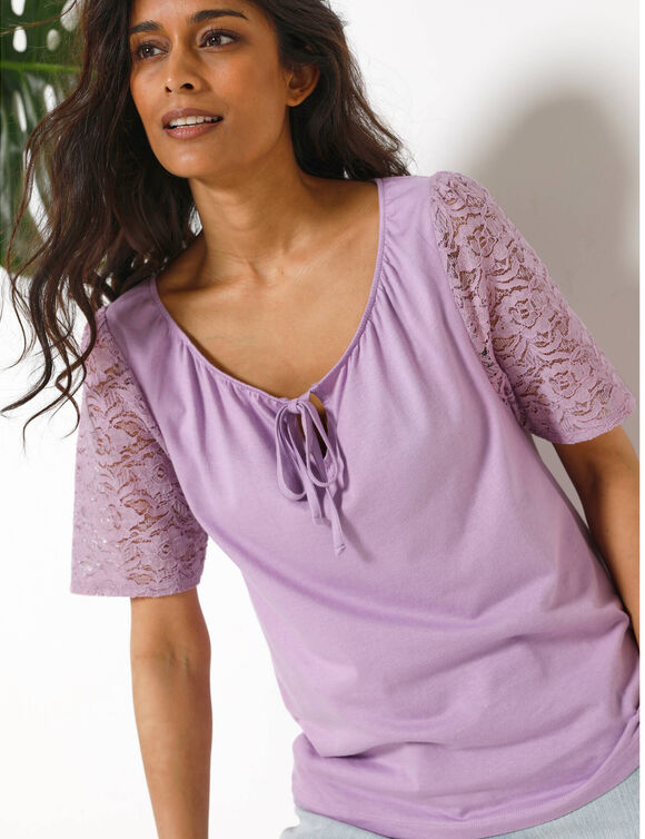 T-shirt &agrave; col fendu &eacute;lastiqu&eacute;, manches coude en dentelle (parme)