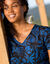 Robe longue imprimée col V, crépon (noir / bleu)