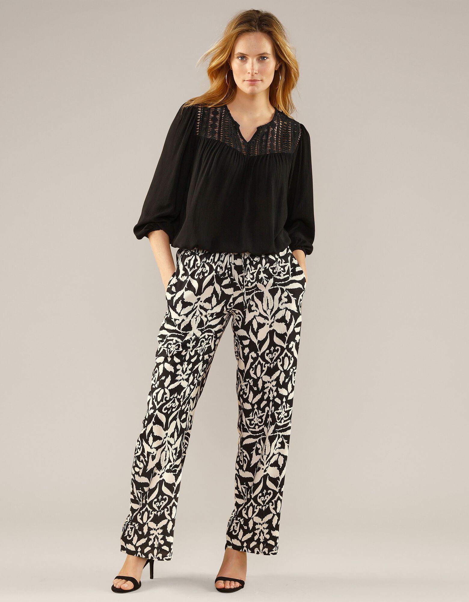 Pantalon Noir Femme Blanche Porte - Taille 40 - Occasion Très Bon état - Coupe Droite