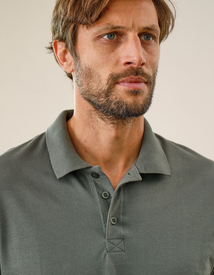 Polo uni maille piquée manches courtes (vert grisé)