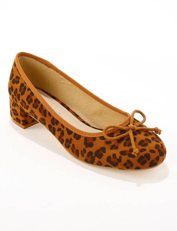 Ballerines à talons imprimées léopard. (beige / noir)