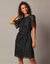 Robe drapée dentelle, manches papillon (noir)
