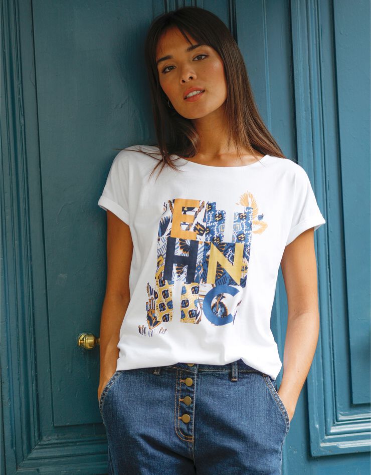 Tee-shirt col rond imprimé placé (blanc / bleu) Tee-shirt col rond imprimé placé (blanc / bleu)