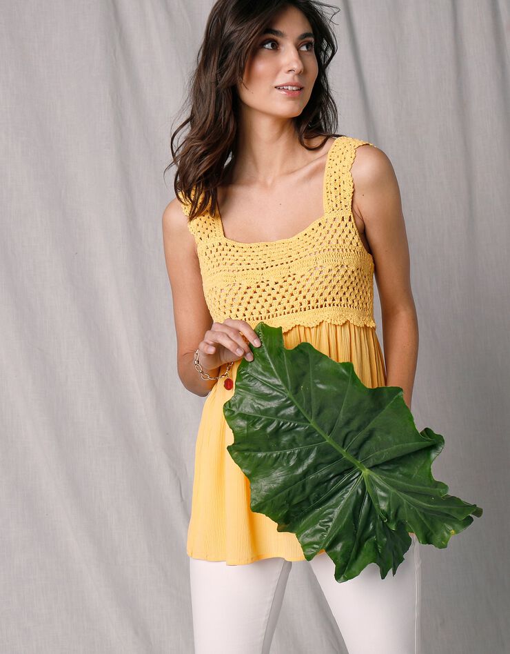 Top à bretelles crépon et macramé (jaune) Top à bretelles crépon et macramé (jaune)