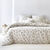 Linge de lit Petunia en coton imprim&eacute; (sable)
