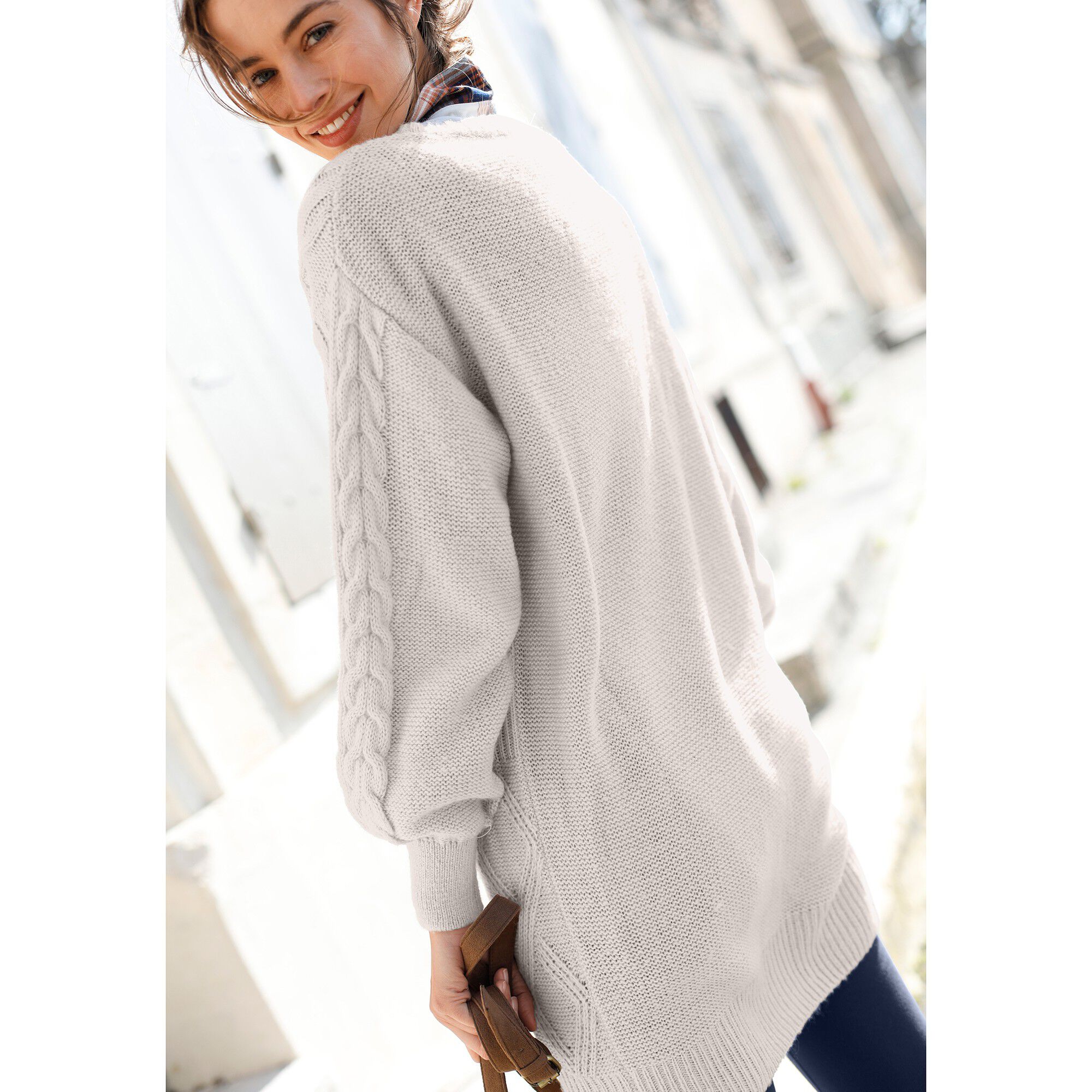 Pull tunique évasé bicolore - manches longues - Blanc \u0026 Noir - Taille :  4244 - Blancheporte