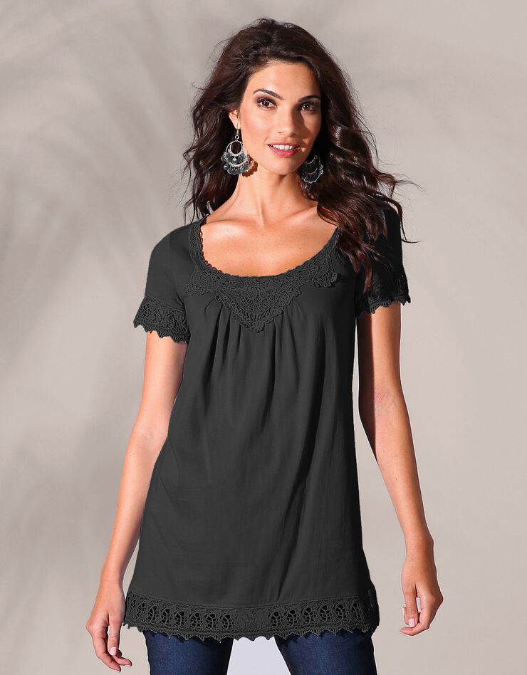 Tee-shirt macramé fantaisie (noir) Tee-shirt macramé fantaisie (noir)