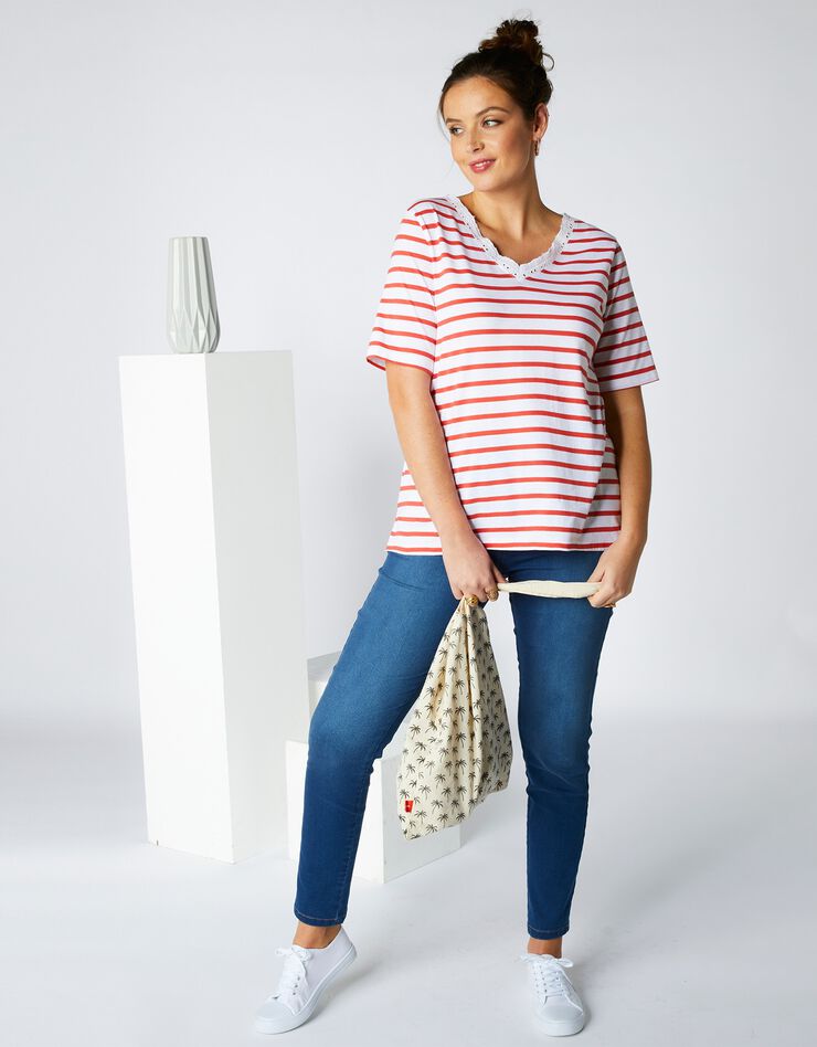 Tee-shirt rayé col V broderie anglaise, tissé-teint (blanc / orange) Tee-shirt rayé col V broderie anglaise, tissé-teint (blanc / orange)