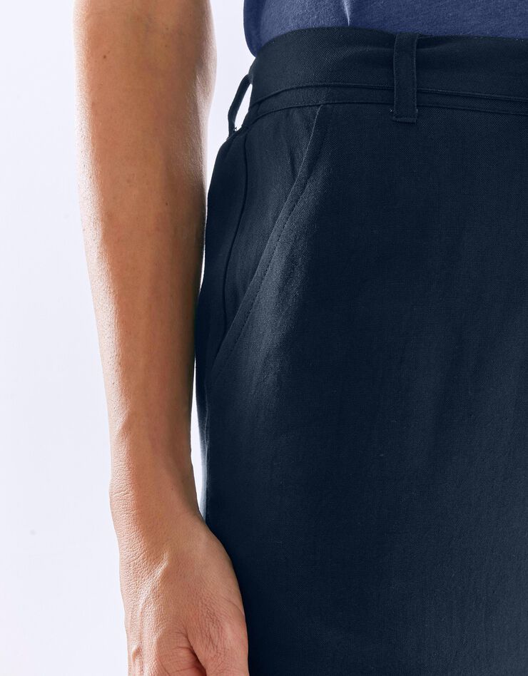 Pantalon 7/8ème fuselée uni, tissu fluide (marine) Pantalon 7/8ème fuselée uni, tissu fluide (marine)