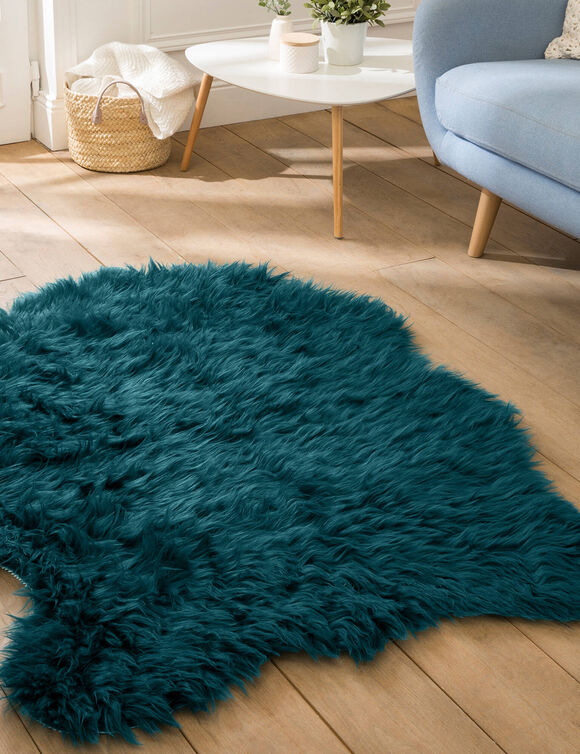 Tapis poils forme peau de b&ecirc;te (&eacute;meraude)