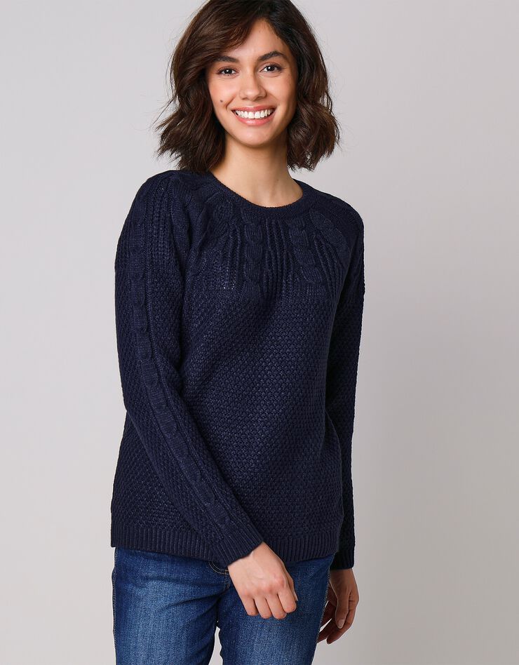 Pull en maille torsadée (marine) Pull en maille torsadée (marine)
