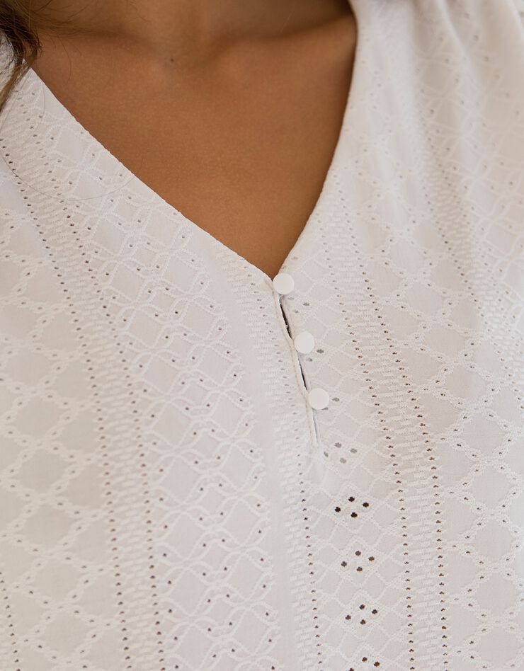 Tee-shirt col V broderie anglaise (blanc)