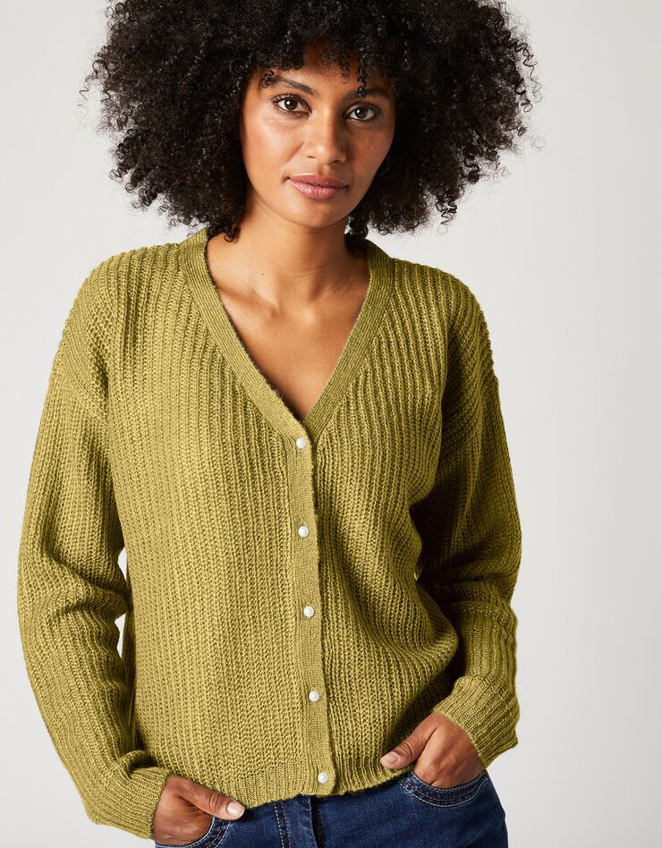 Gilet col V boutonné, maille anglaise toucher mohair (vert mousse) Gilet col V boutonné, maille anglaise toucher mohair (vert mousse)