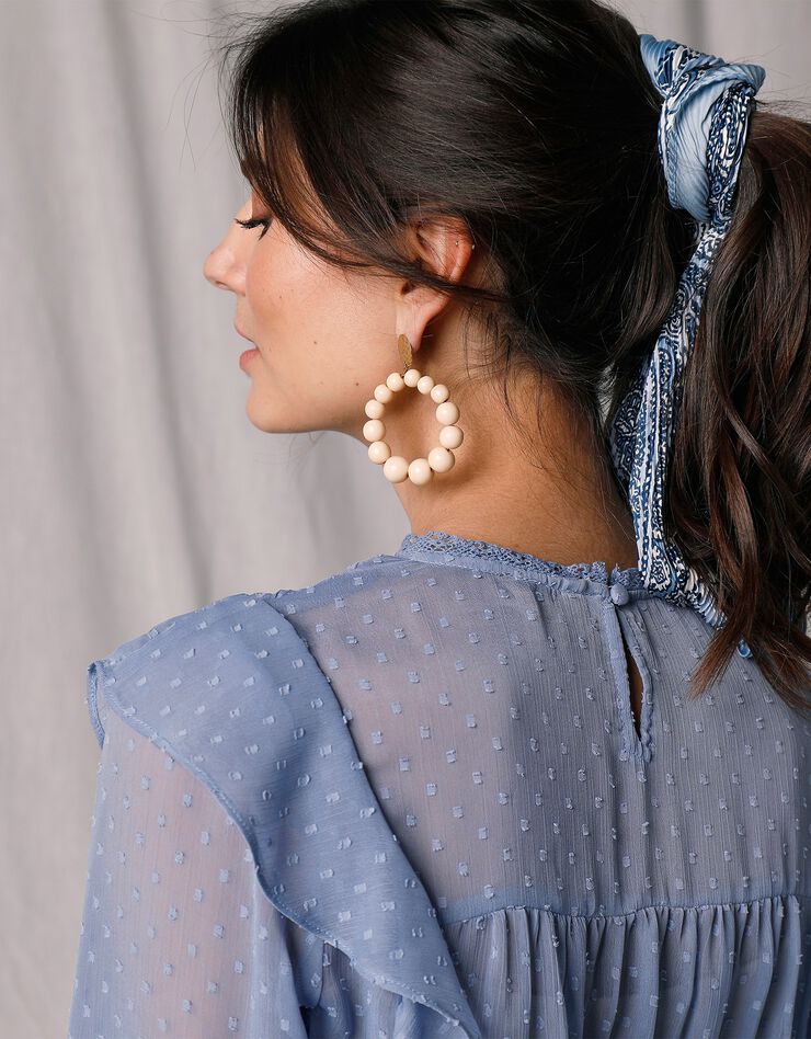 Blouse brodée volantée manches longues voile plumetis (bleu grisé) Blouse brodée volantée manches longues voile plumetis (bleu grisé)