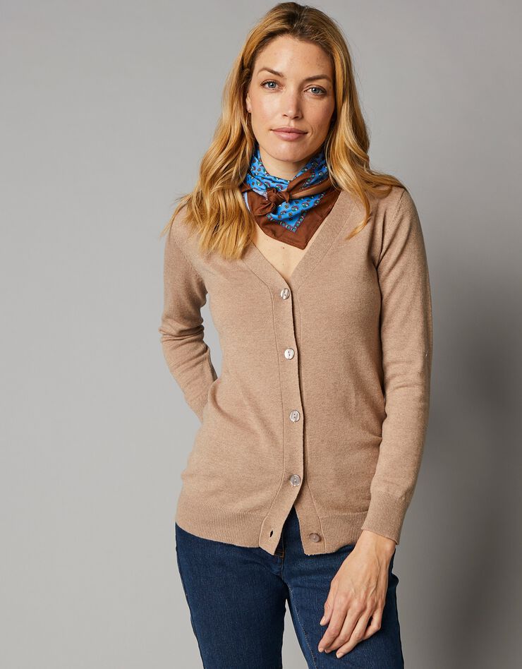 Gilet boutonné col V, laine d'agneau (beige chiné) Gilet boutonné col V, laine d'agneau (beige chiné)