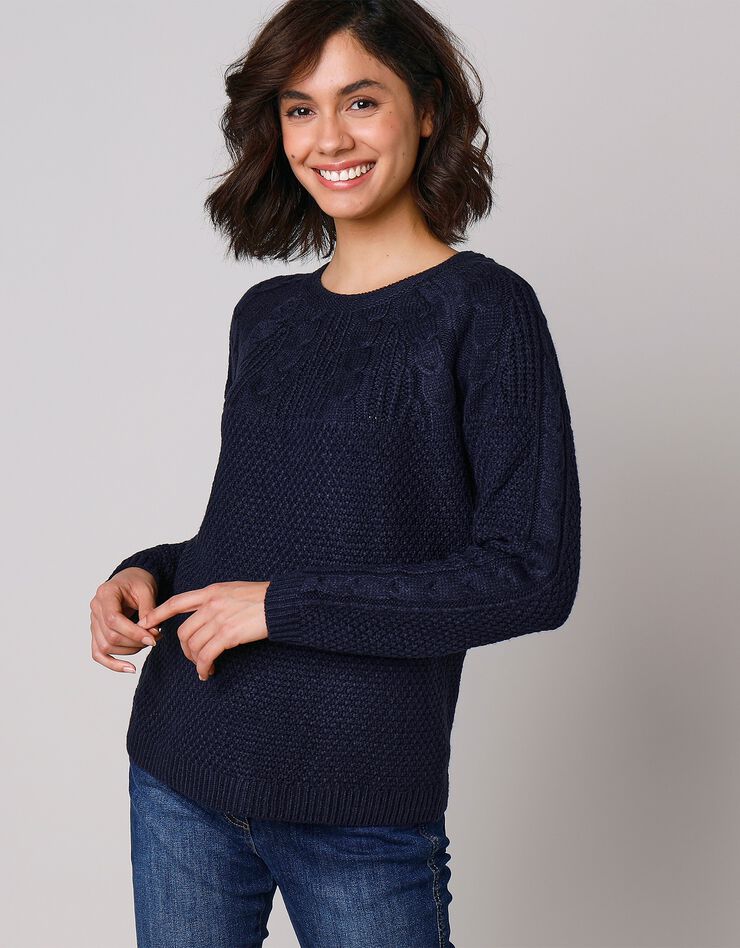 Pull en maille torsadée (marine) Pull en maille torsadée (marine)