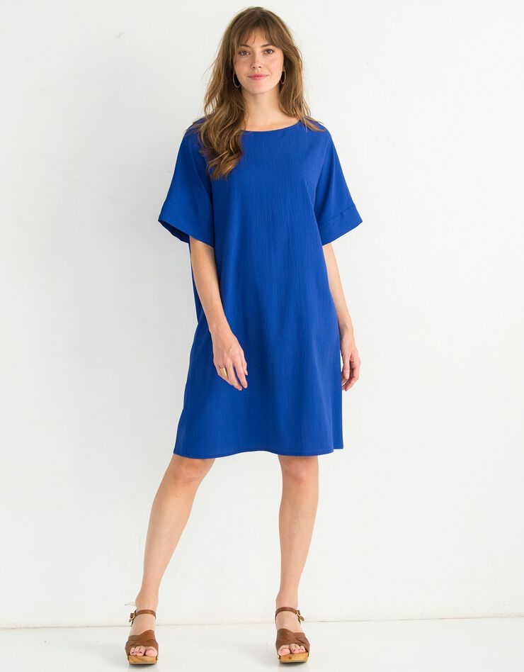 Robe forme housse unie manches courtes tissu texturé (iris) Robe forme housse unie manches courtes tissu texturé (iris)