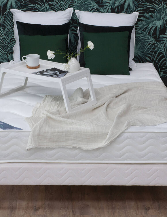 Matelas jusqu'&agrave; 690 ressorts ensach&eacute;s 5 zones qualit&eacute; h&ocirc;tellerie H24 cm (blanc)
