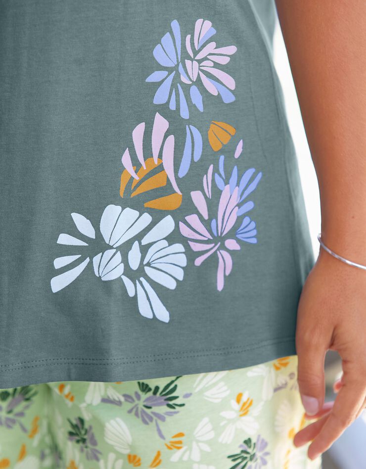 Tee-shirt pyjama manches courtes imprimé placé "pétales de fleurs" (vert sauge)