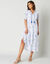 Robe longue volantée imprimée (blanc / bleu)