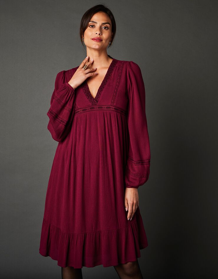 Robe brodée dentelle et macramé (bordeaux)